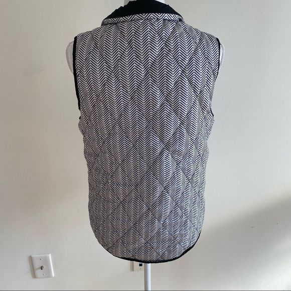 The Limited Reversible Vest - Picture 2 of 4